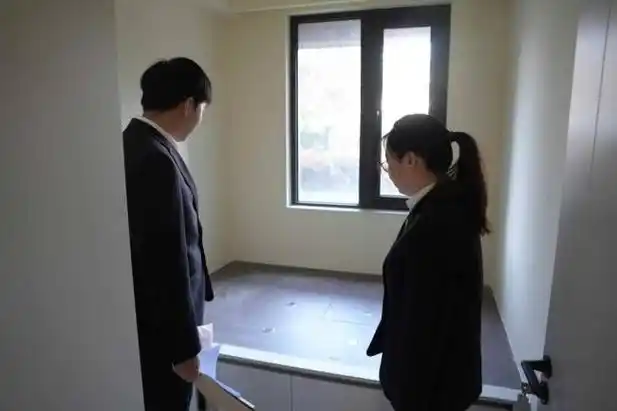中超“乌龙”大戏：20万装修砸错门，邻居家竟成豪华包厢？