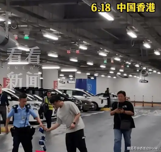 转会市场惊现“黄金劫案”：巴萨中场核心被“劫”至沙特，合同细节曝光